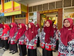 Semangat Harkitnas dan Swadesi Menggema di SMPN 1 Pucuk, Kepala Sekolah Ajak Siswa Bangkit di Era Digital