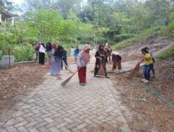Bersih-Bersih Jalanan Jelang Penutupan