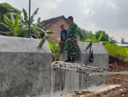 Gotong Royong Bangun Jembatan Merah Putih, TNI dan Warga Gunung Kancil Wujudkan Impian lama