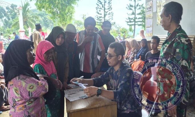 Pastikan Tepat Sasaran, Babinsa Dampingi Penyaluran Bantuan Pangan Dari Pemerintah