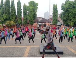 Babinsa Joyotakan Laksanakan Senam Bersama GERMAS di Taman Cerdas Joyotakan