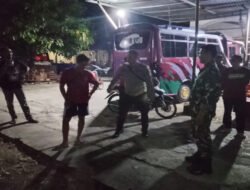 Jaga Kodusifitas Wilayah, Aparat Gabungan Patroli Keamanan Hingga Larut Malam