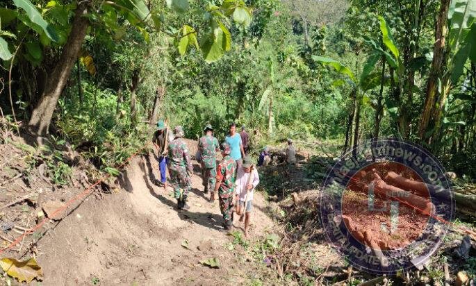 Karya Bhakti TNI dan Warga Teras, Wujud Nyata Kepedulian Lingkungan dan Kebersamaan