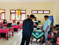 Dampingi Ujian Seleksi Calon Perangkat Desa, Babinsa Koramil Punung Dukung Proses Berjalan Transparan