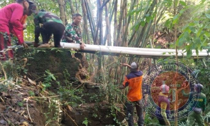 Saluran Irigasi Putus, TNI dan Warga Sokoboyo Bersatu Demi Sawah Tetap Mengalir