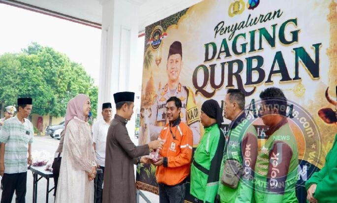 Polres Pasuruan Salurkan 16 Sapi dan 57 Kambing Kurban untuk Masyarakat di Hari Idul Adha