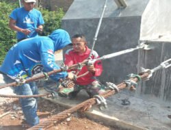 TNI dan Warga Bersatu Bangun Jembatan Perintis Garuda, Harapan Baru Penghubung Desa Nglembu