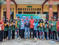 Hari Tasyrik Penuh Berkah, SMP Negeri 1 Pucuk Salurkan Ratusan Paket Daging Kurban