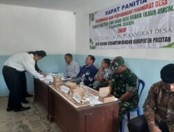 Serka Fery Babinsa Bandar Lakukan Pemantauan dan Pengamanan Pemeriksaan Calon Perangkat Desa