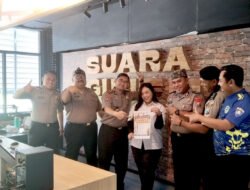 Jelang Sura Agung, Polres Gresik Gaungkan “Ayo Jogo Gresik” Lewat Siaran Interaktif di Radio Suara Giri FM