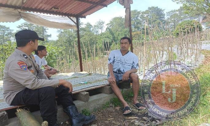Bhabinkamtibmas Desa Gendro Tinjau Tanaman Cabai dalam Program Pekarangan Pangan Bergizi