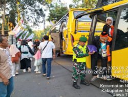 Babinsa Koramil 01/ Ngawi Amankan Kepulangan Jamaah Haji Kabupaten Ngawi Tahun 2026