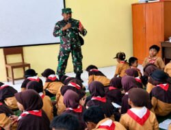 Tanamkan Cinta Tanah Air Sejak Dini, Babinsa Banaran Beri Wawasan Kebangsaan kepada Siswa SD