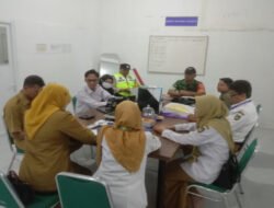 Kompak ..!! Babinsa Bersama Bhabinkamtibmas Mangkubumen Turun Langsung Kawal Posyandu