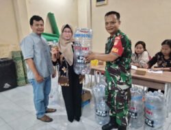 Sulap Galon Bekas Jadi Komposter, Babinsa Kepatihan Wetan Ajak Warga Olah Sampah Jadi Cuan Lewat Sistem UMAITA