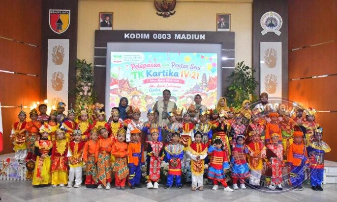 Dari Ruang Kelas ke Gerbang Masa Depan, TK Kartika IV-21 Kodim Madiun Lepas Generasi Penerus Bangsa