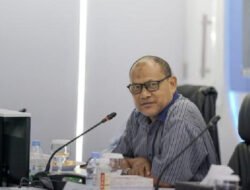 Defiyan Cori : Harga BBM Naik Komplain, Saat Harganya Turun Diam