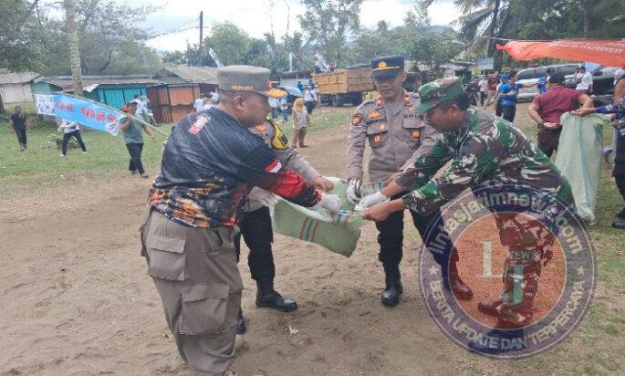 TNI-Polri dan Pemkab Trenggalek Bersatu Jaga Pantai Cengkrong Lewat Aksi Bersih Lingkungan