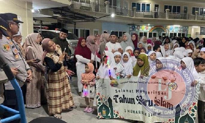Ratusan Warga Muara Angke Meriahkan Pawai Obor Sambut Tahun Baru Islam 1 Muharram 1448 H