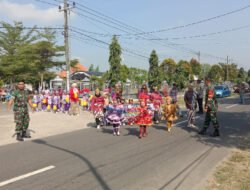 Babinsa Dampingi Parade Drumband Meriahkan Perpisahan Siswa TK di Sawahan