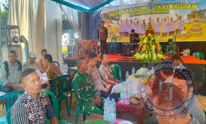Babinsa Kedunggalar Hadiri Sedekah Bumi Bersama Kelompok Tani Tirto Mulyo