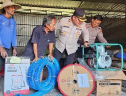 Polres Pelabuhan Tanjungperak Salurkan Bantuan Alat Pertanian Dukung Ketahanan Pangan Nasional
