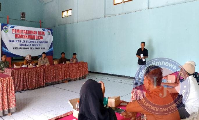 TNI Melalui Para Babinsa Dampingi Musyawarah Pemutakhiran Data Kemiskinan di Wilayah Pacitan