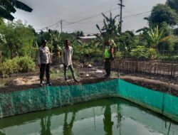 Bhabinkamtibmas Kelurahan Pogar Pantau Budidaya Lele untuk Dukung Ketahanan Pangan Nasional