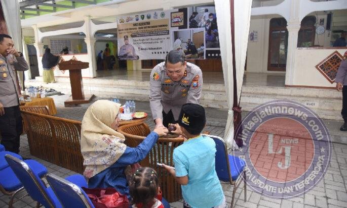Hari Bhayangkara ke – 80 Polres Bondowoso Gelar Khitan Massal dan Cek Kesehatan Gratis