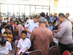 Senyum Bahagia Warnai Hari Bhayangkara ke-80 Saat Polres Ngawi Layani Ratusan Anak Khitanan Massal