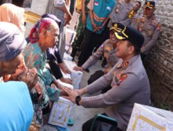Sambut Hari Bhayangkara ke-80, Polres Lamongan Bedah Rumah Warga Tak Layak Huni dan Salurkan Bansos