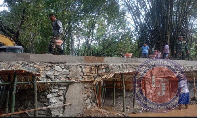 Sinergi TNI dan Masyarakat Sukseskan Empat Jembatan Garuda di Ponorogo