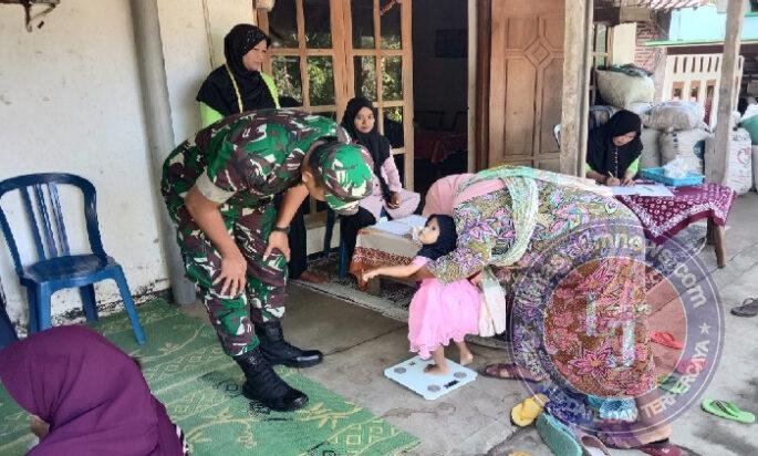 Dukung Peningkatan Kesehatan Masyarakat, Babinsa Kodim Ponorogo Pendampingan Posyandu Balita