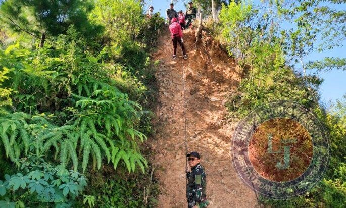 TNI Dukung Pendidikan Karakter, Koramil Pule Dampingi Mountaineering MOGD SMAN 1 Pule