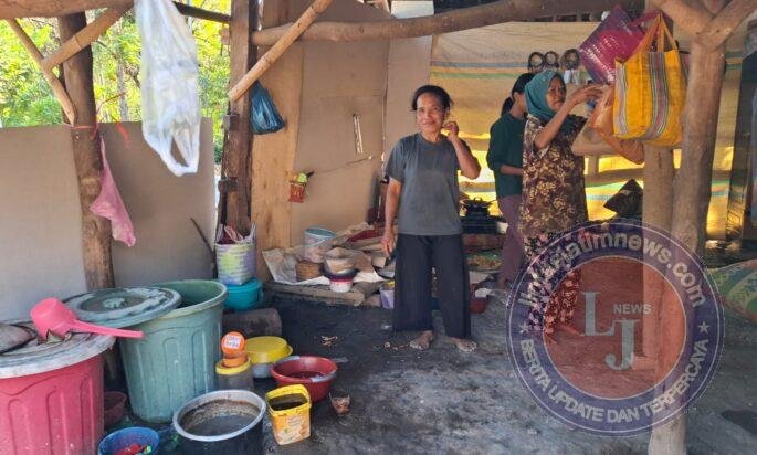 Heboh, Suasana Dapur Darurat Mbah Parmi