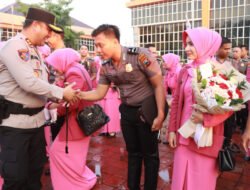 79 Personel Polri dan 3 PNS Polres Gresik Naik Pangkat, Kapolres: Layani Masyarakat dengan Hati