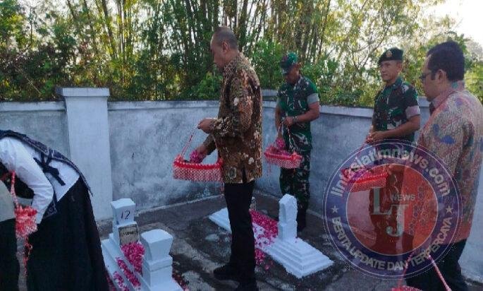 Jelang HUT Kabupaten Ngawi Yang ke 668,Kasdim Ngawi Bersama Jajaran Forkopimda Ziarah Makam Leluhur