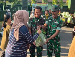 Jum’at Berkah, Kodim 0735/Surakarta Bersama Kepolisian Dan FKPPI Berbagi Sayuran Kepada Masyarakat