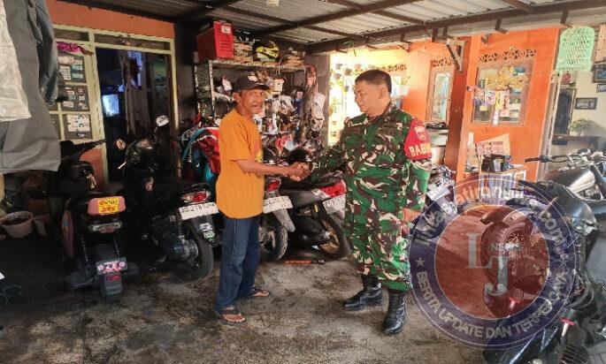 Menyapa dari Hati ke Hati, Babinsa Kratonan Bangun Keakraban Dengan Jukir