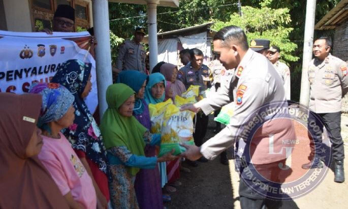 Polres Bondowoso Salurkan Bantuan Beras untuk Warga Curahpoh di Hari Bhayangkara – ke 80