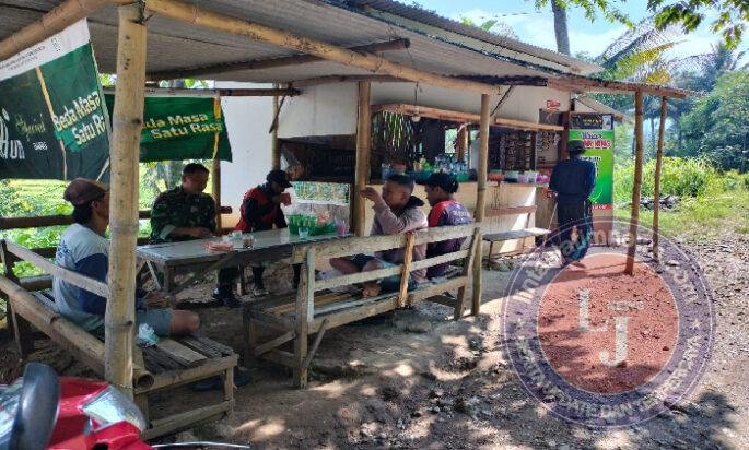 Musim Kemarau, Babinsa Kodim Ponorogo Himbau Warga Agar Waspada Terhadap Kebakaran Hutan