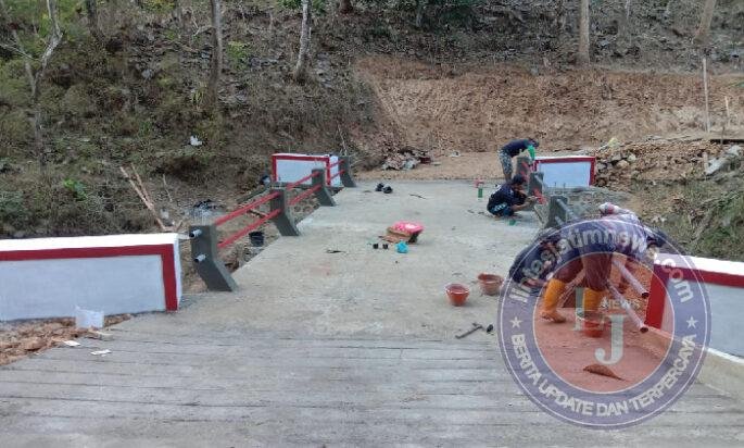 Sinergi TNI dan Masyarakat Capai 95 Persen Progres Jembatan Garuda Beton di Desa Ponggok