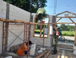 Hadir di Tengah Warga, Babinsa Desa Bulu Turun Tangan Bantu Wujudkan Rumah Impian