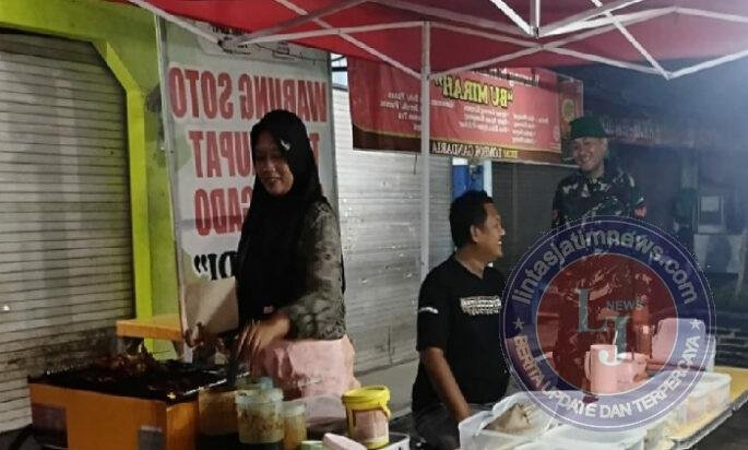 Pastikan Wilayahnya Aman, Babinsa Koramil Selogiri Aktif Patroli Malam Hari
