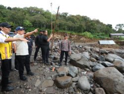 Siapkan Jalur Alternatif, Kasatgas Tito Tinjau Kondisi Jalan Werlah di Bener Meriah
