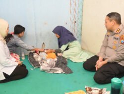 Empati Tanpa Batas, Polres Bondowoso Bantu Keluarga Bayi Kembar yang Kehilangan Ibu
