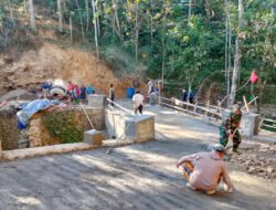 Semangat Gotong Royong Antara TNI dan Masyarakat Dalam Pembangunan Jembatan Beton Aramco di Pacitan