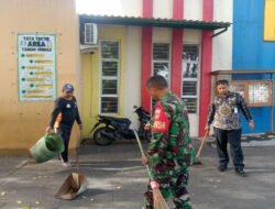 Gotong Royong Ciptakan Ruang Hijau, Babinsa Nusukan Bersama Pengawas & TKPK Bersihkan Taman Cerdas