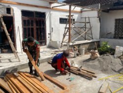 Gotong Royong TNI Renovasi Rumah Warga Surodakan, Hadirkan Harapan Baru