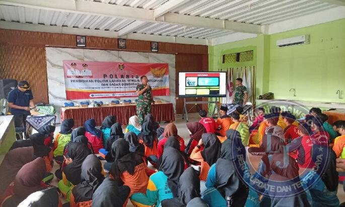 Tumbuhkan Semangat Persatuan, Danramil Kwadungan Tanamkan Jiwa Nasionalisme kepada Siswa Baru SMAN 1 Kwadungan